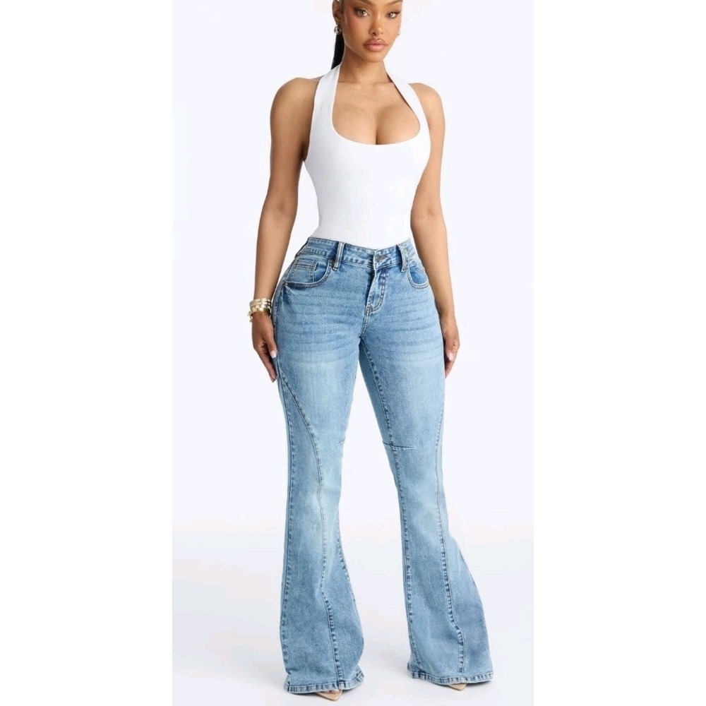Fashion Nova Raleigh Midrise Flare Jeans Light Wash Size 11 NWT